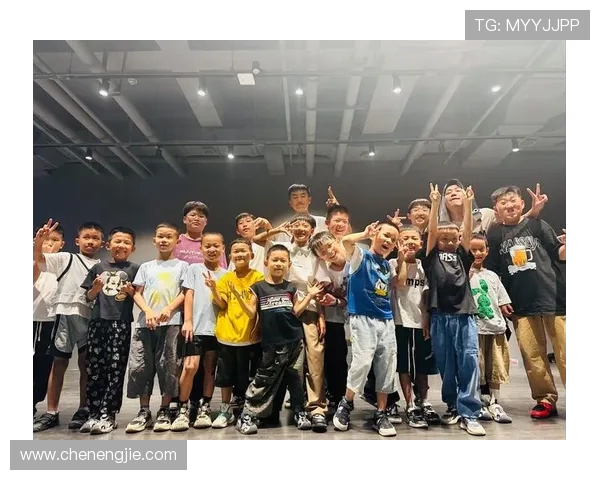 上海街舞队灵活性创新高引领全国街舞排名新潮流