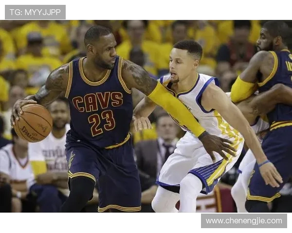 勇士与雷霆激战正酣中文解说带你领略精彩瞬间与战术分析 勇士与雷霆激战正酣中文解说带你领略精彩瞬间与战术分析